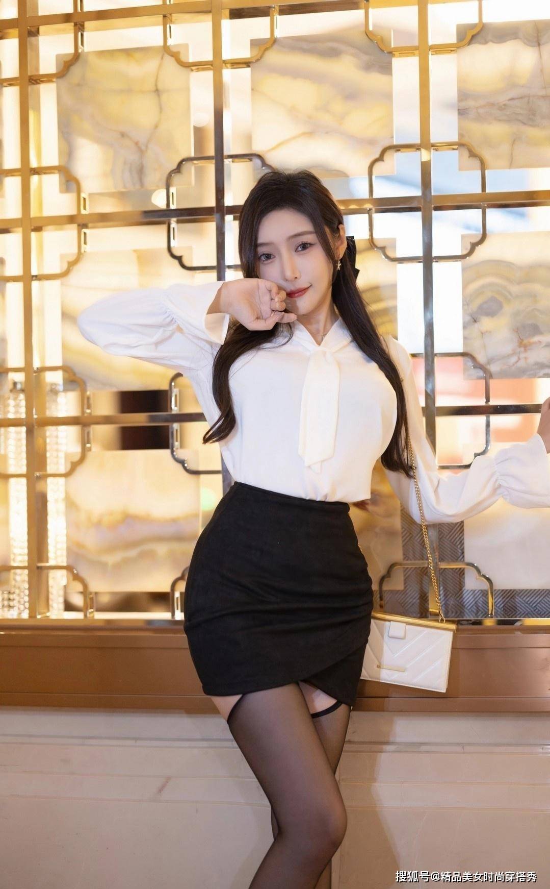 衬衫搭配黑色短裙凸显女性知性之美白家乐夏日还是简单点好白色雪纺(图9)